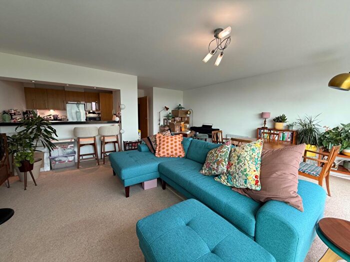 2 Bedroom Apartment To Rent In River Crescent, Waterside Way, NG2