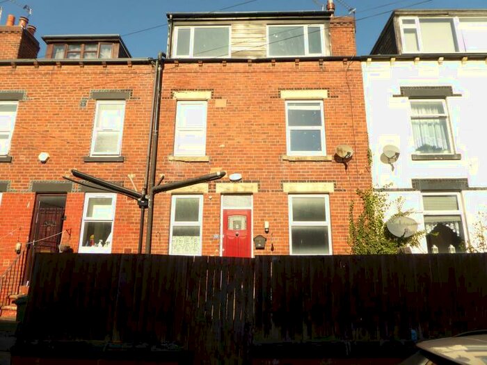 3 Bedroom Terraced House To Rent In Vinery View, East End Park, LS9