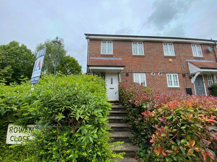 3 Bedroom End Of Terrace House To Rent In Rowan Close, Shenley, WD7