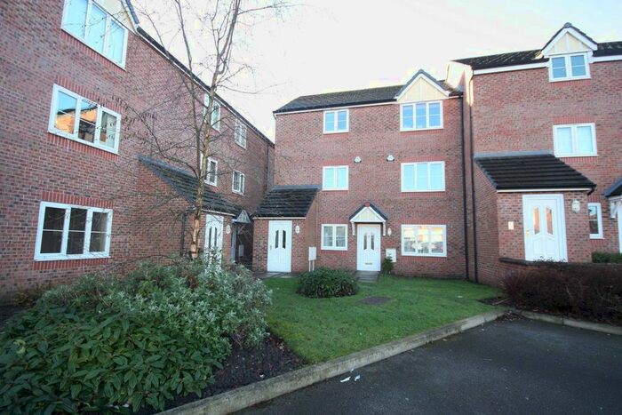 2 Bedroom Flat To Rent In Morston Close, Worsley, M28