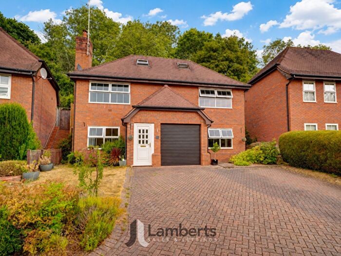 4 Bedroom Detached House For Sale In Chesterton Close, Hunt End, B97