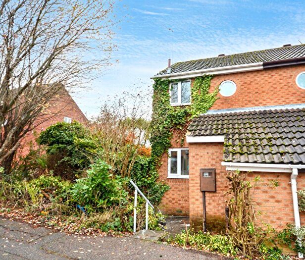2 Bedroom End Of Terrace House For Sale In Charles Street, Wellingborough, NN8