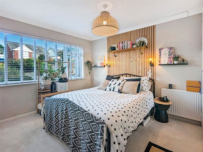 2 Bedroom Bungalow For Sale In Newton Abbot, Devon, TQ12