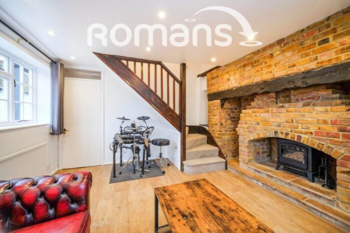 2 Bedroom Cottage To Rent In Plough Road, GU46