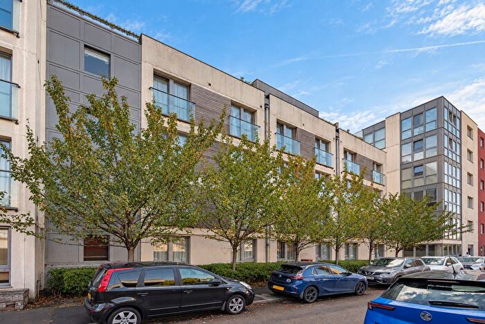 1 Bedroom Flat For Sale In Garden Road, Richmond, TW9