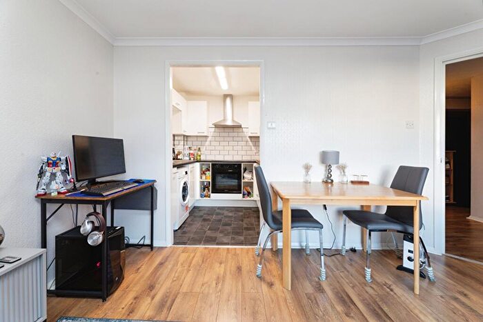 1 Bedroom Flat To Rent In Latchingdon Court, Forest Road, Walthamstow, London, E17