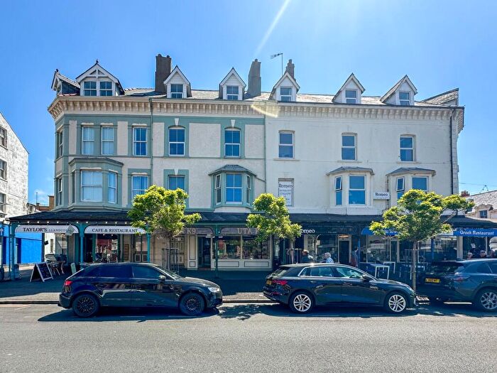 3 Bedroom Apartment For Sale In Lloyd Street, Llandudno, Conwy, LL30