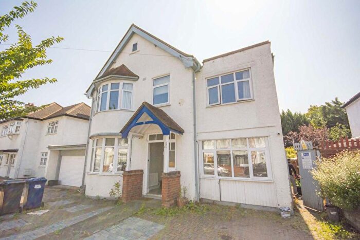 6 Bedroom Detached House To Rent In Egerton Gardens, London, NW4