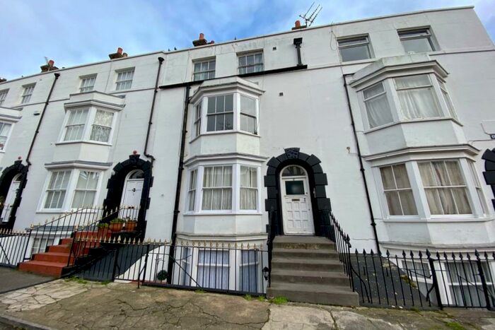 1 Bedroom Flat To Rent In Clifton Lawn, Ramsgate, Kent, CT11