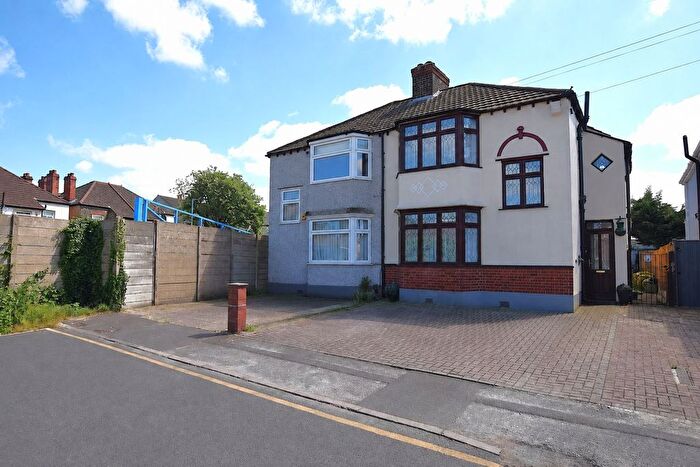 3 Bedroom Semi-Detached House To Rent In Lessington Avenue, Romford, RM7