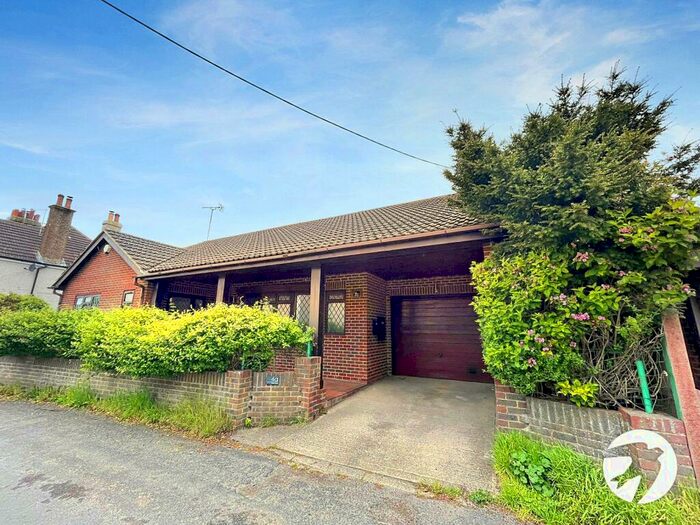 3 Bedroom Bungalow To Rent In Station Road, Martin Mill, Dover, Kent, CT15