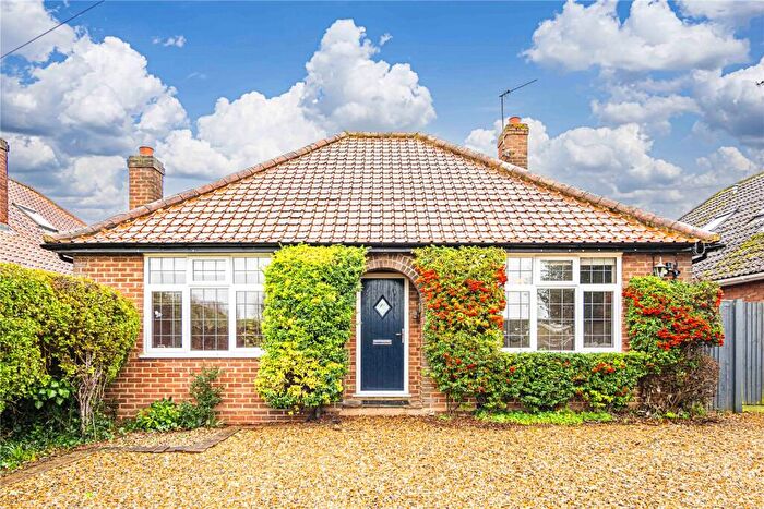 3 Bedroom Bungalow For Sale In Twitchell Lane, Aston Clinton, Aylesbury, Buckinghamshire, HP22