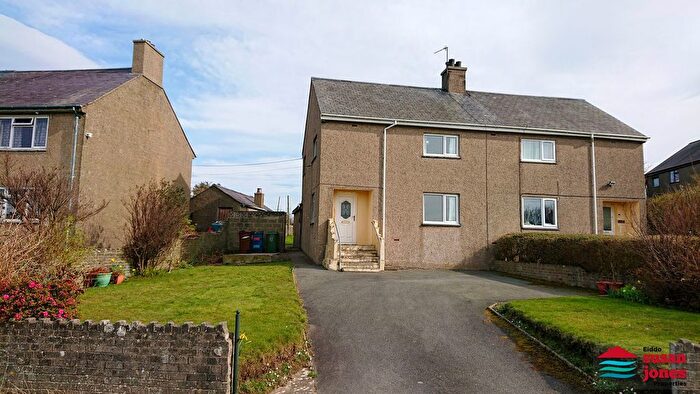 3 Bedroom Semi-Detached House For Sale In Maes Hyfryd, Cefn Morfa, Morfa Nefyn, LL53