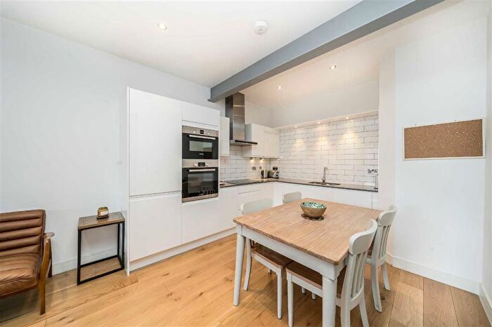 1 Bedroom Flat To Rent In Queens Row, Walworth, SE17