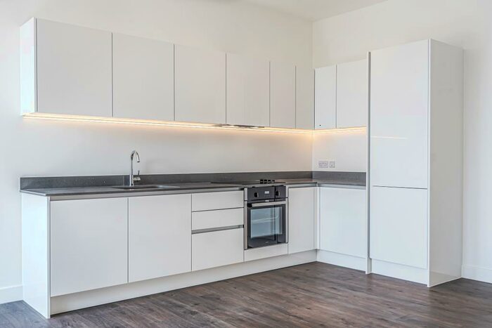 1 Bedroom Apartment To Rent In Bracknell, Berkshire, RG12