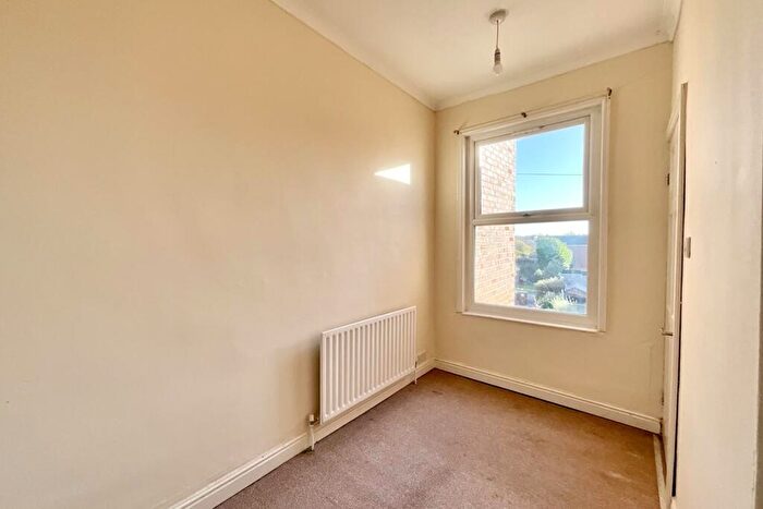 2 Bedroom Terraced House For Sale In Aughton Road, Swallownest, Sheffield, S26