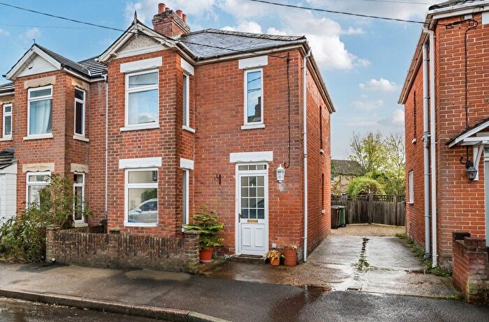 3 Bedroom Semi Detached House For Sale In Beaucroft Road, Waltham Chase, Hampshire, SO32