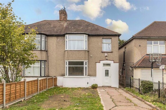 3 Bedroom Property To Rent In Burnt Ash Hill, London, SE12