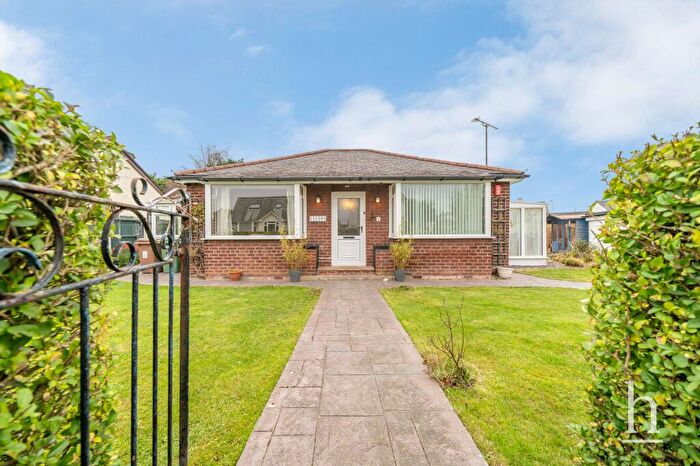 2 Bedroom Bungalow For Sale In Hawthorn Drive, West Kirby, CH48