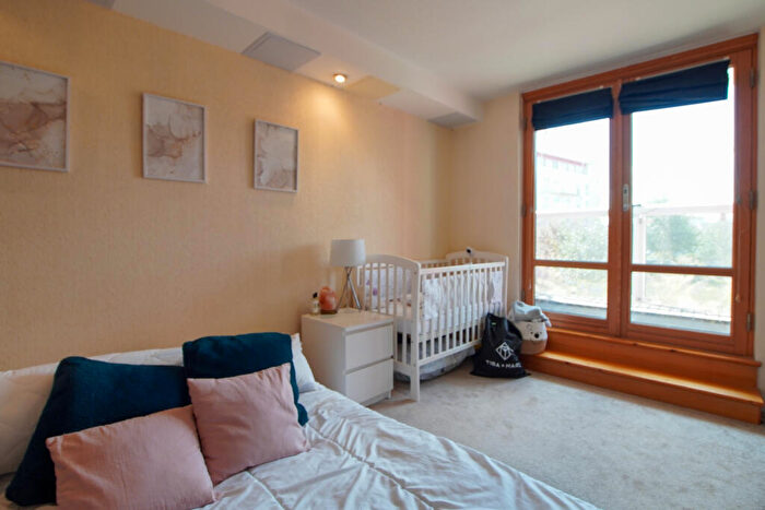 1 Bedroom Flat To Rent In The Crescent, Hannover Quay, BS1