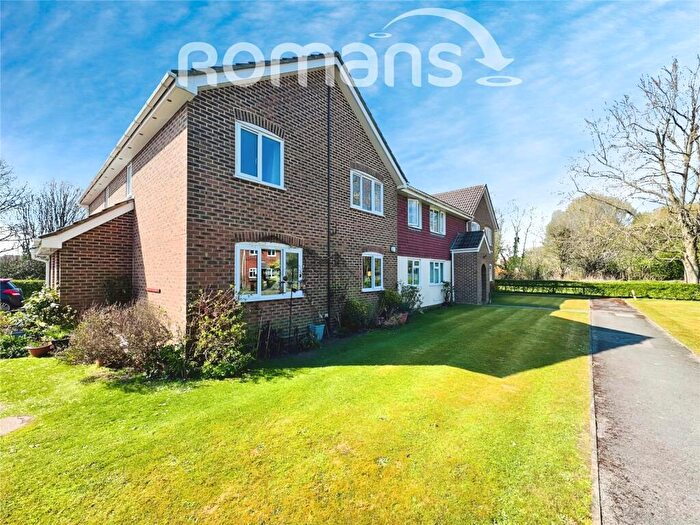 1 Bedroom Flat To Rent In Swan Way, Church Crookham, Fleet, GU51