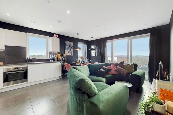 2 Bedroom Flat To Rent In Damsel Walk, Hendon, London, NW9