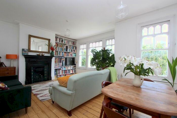 3 Bedroom Apartment To Rent In Rosebery Road, Muswell Hill, N10
