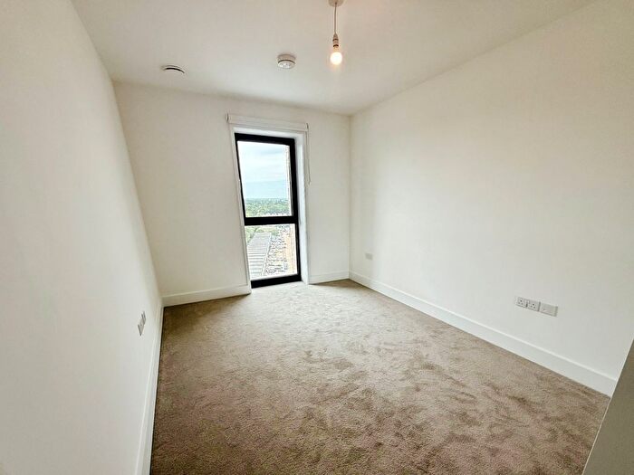 2 Bedroom Flat To Rent In Burnt Mill, Harlow, CM20
