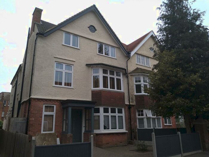 2 Bedroom Apartment To Rent In Grimston Gardens, Folkestone, CT20
