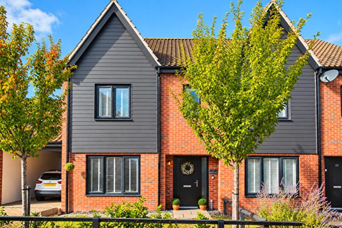 4 Bedroom Semi-Detached House For Sale In Kestrel Close, Harleston, IP20