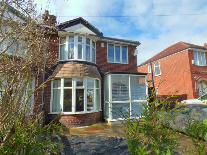 3 Bedroom Semi-Detached House To Rent In Manchester Road, Bury, BL9