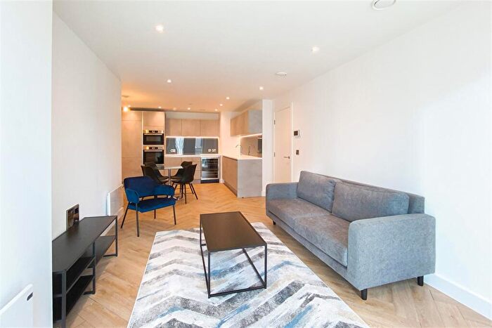 2 Bedroom Apartment To Rent In Elizabeth Tower, M15