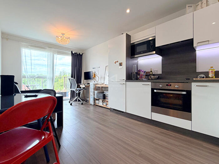 1 Bedroom Flat For Sale In Ferdinand Court, Adenmore Road, Lewisham, London, SE6