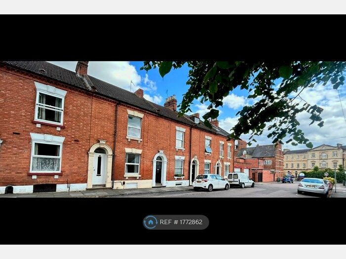 4 Bedroom Terraced House To Rent In Alexandra Road, Northampton, NN1