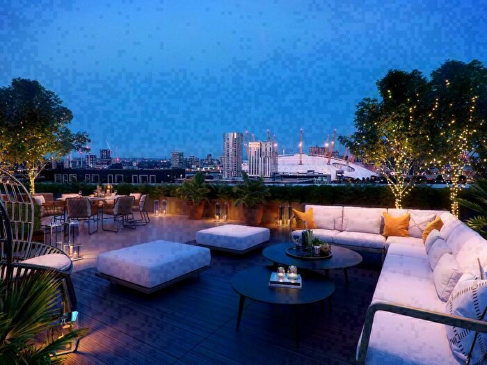 2 Bedroom Apartment For Sale In Canary Wharf, London, E14