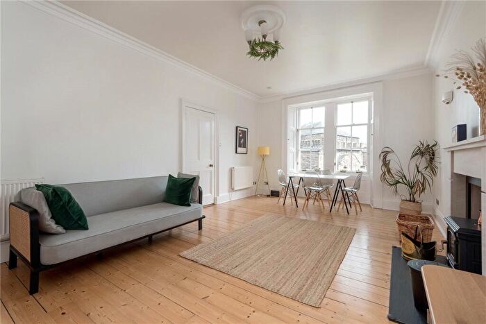 2 Bedroom Apartment To Rent In Lansdowne Crescent, Edinburgh, Midlothian, EH12