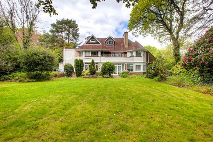 3 Bedroom Apartment To Rent In East Avenue, Bournemouth, BH3