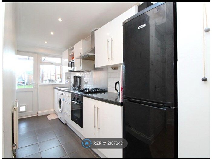 2 Bedroom Semi-Detached House To Rent In Woodthorpe Rd, Ashford, TW15