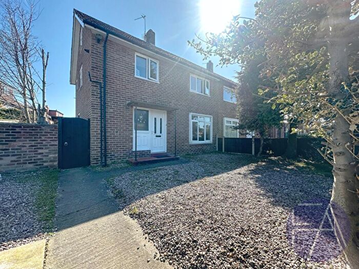 3 Bedroom Semi-Detached House For Sale In Churchill Avenue, Southport, PR9