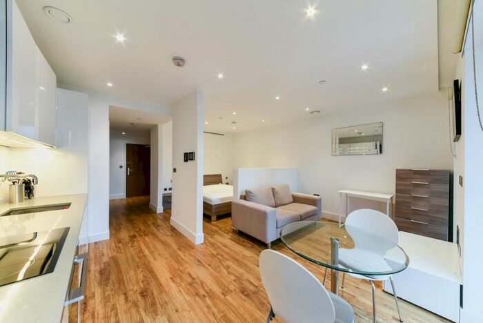 Studio To Rent In Wiverton Tower, Aldgate Place, New Drum Street, Aldgate, London, E1