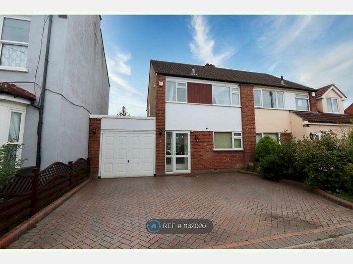 3 Bedroom Semi-Detached House To Rent In Birch Road, Romford RM7