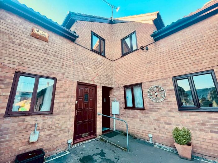 2 Bedroom Apartment To Rent In Waterside Gardens, NG7