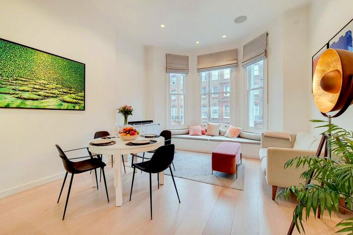 2 Bedroom Flat To Rent In Warwick Road, Earls Court, London, SW5