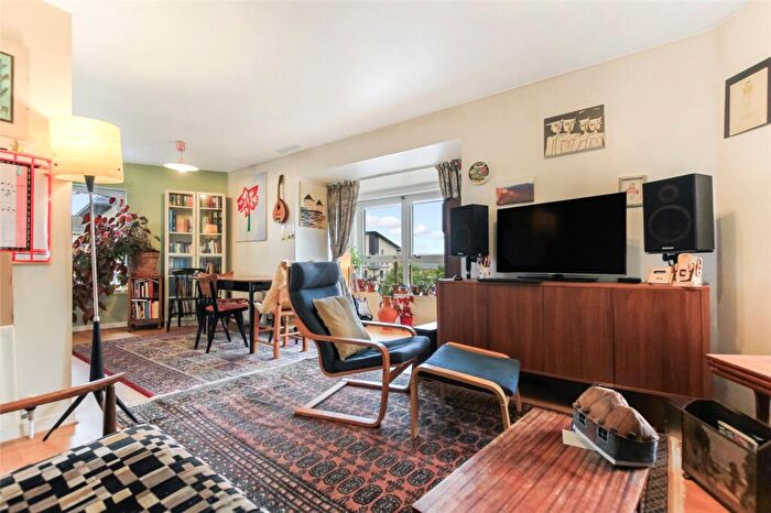 3 Bedroom Flat For Sale In Naburn Gate, Glasgow, Glasgow City, G5