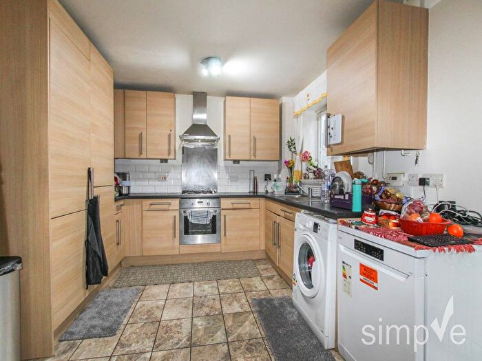 4 Bedroom Property To Rent In Glenister Gardens, Hayes, Middlesex, UB3