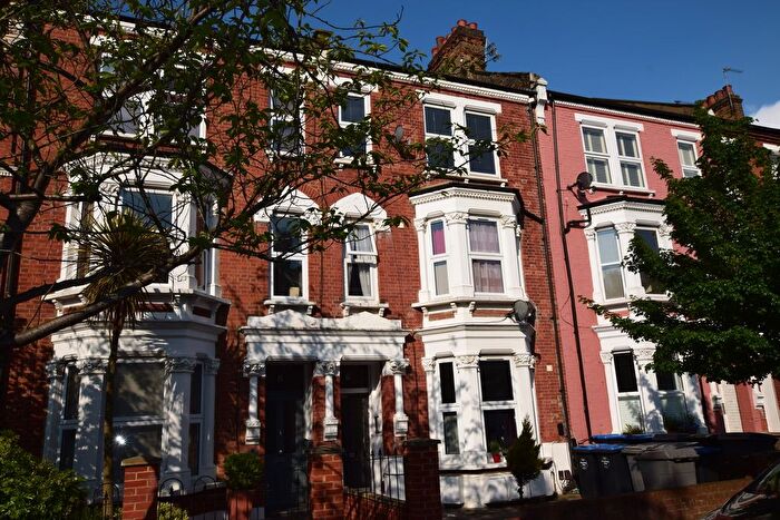 Studio To Rent In Dunster Gardens, London, NW6