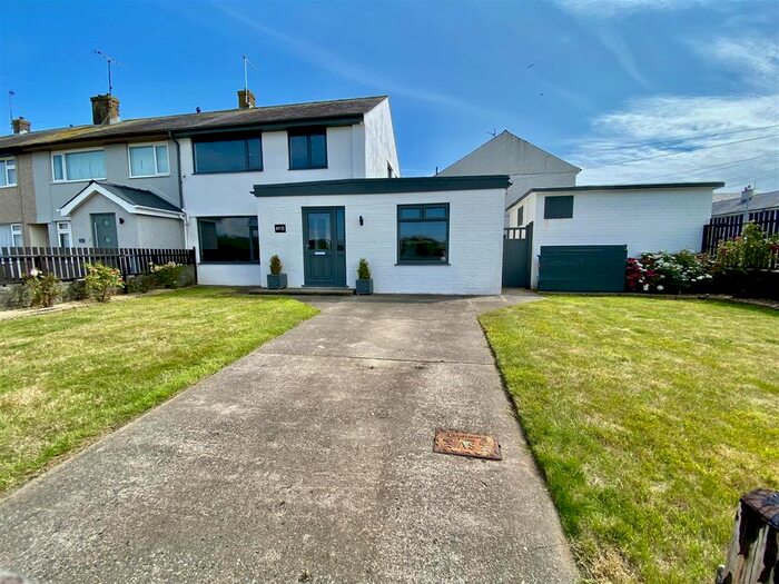 Houses for sale in Pwllheli, Gwynedd