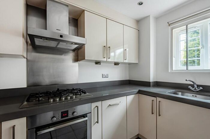 2 Bedroom Flat To Rent In Aylmer Road East Finchley, N2