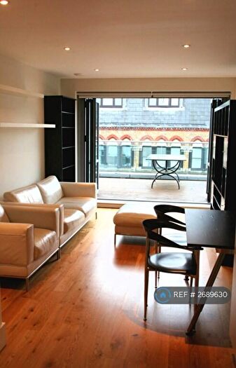 2 Bedroom Flat To Rent In City View Apartments, London, EC1N