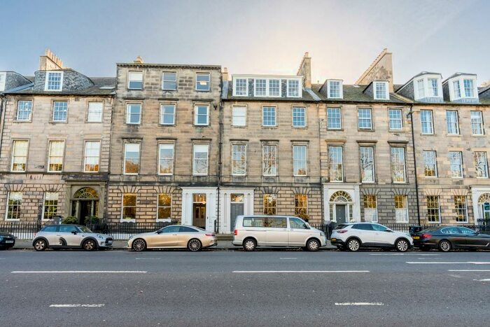 2 Bedroom Flat To Rent In Queen Street, New Town, Edinburgh, EH2